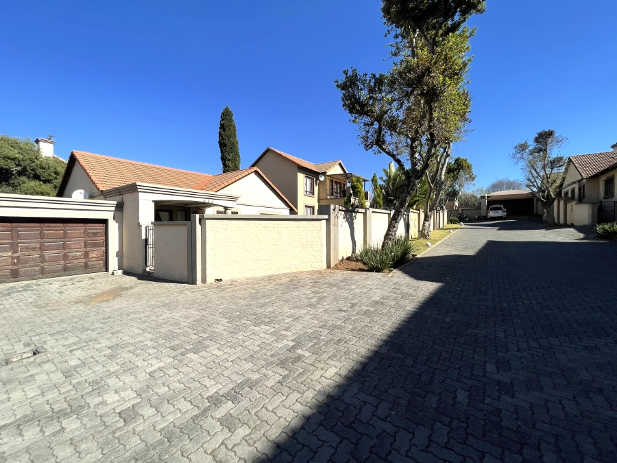 3 Bedroom Property for Sale in Halfway Gardens Gauteng