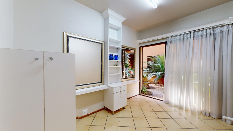 4 Bedroom Property for Sale in Sunnyrock Gauteng