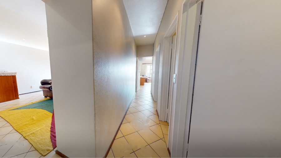 4 Bedroom Property for Sale in Sunnyrock Gauteng