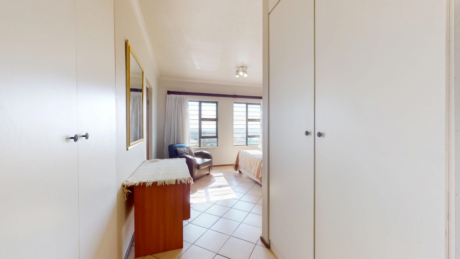4 Bedroom Property for Sale in Sunnyrock Gauteng