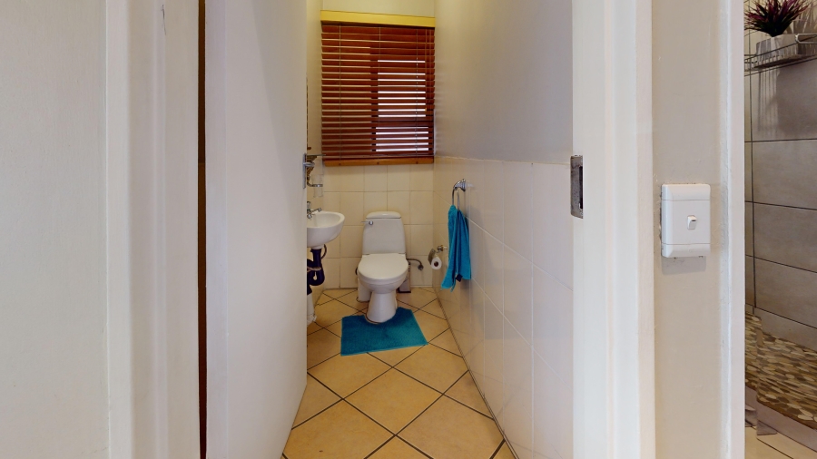 4 Bedroom Property for Sale in Sunnyrock Gauteng
