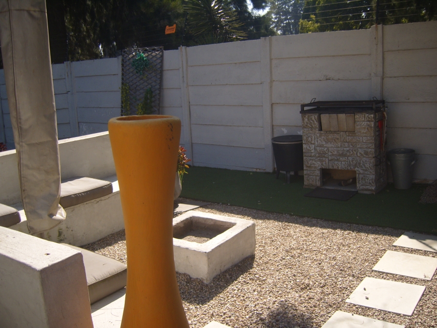 2 Bedroom Property for Sale in Albertsdal Gauteng