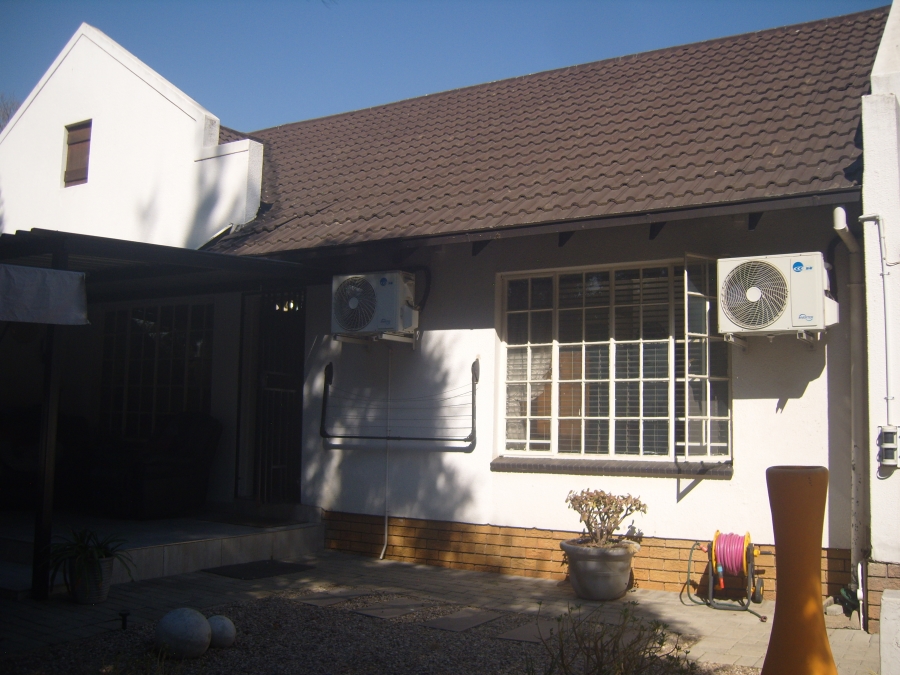 2 Bedroom Property for Sale in Albertsdal Gauteng