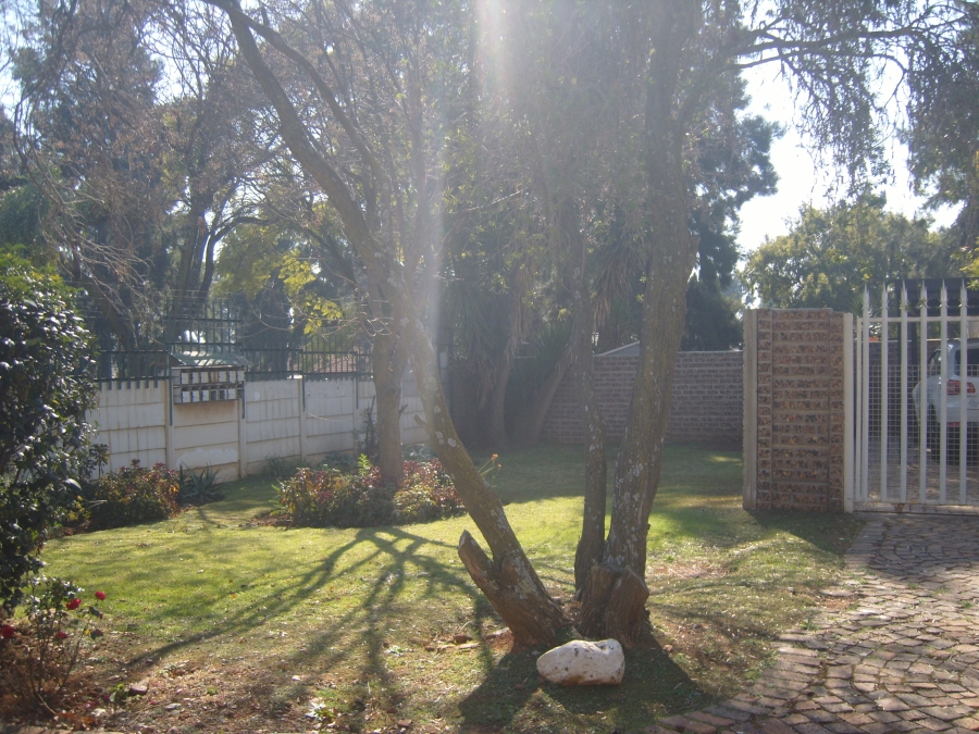 2 Bedroom Property for Sale in Albertsdal Gauteng
