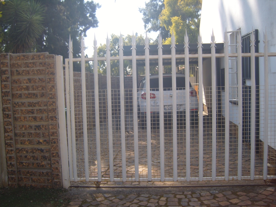 2 Bedroom Property for Sale in Albertsdal Gauteng