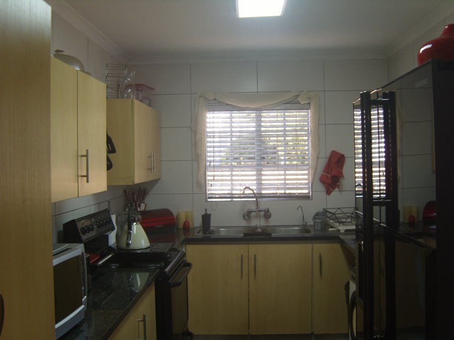 2 Bedroom Property for Sale in Albertsdal Gauteng