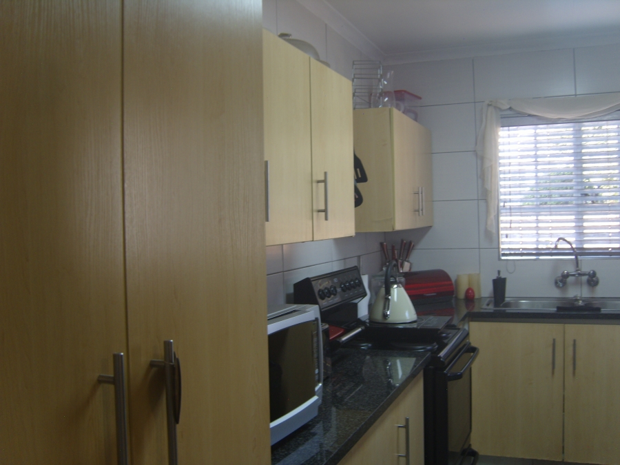 2 Bedroom Property for Sale in Albertsdal Gauteng