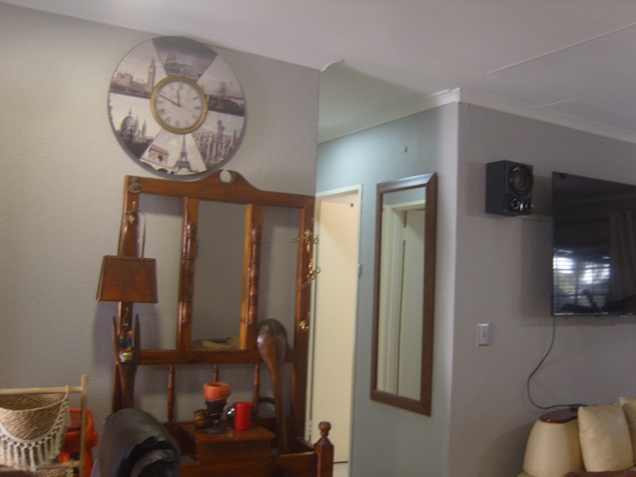 2 Bedroom Property for Sale in Albertsdal Gauteng