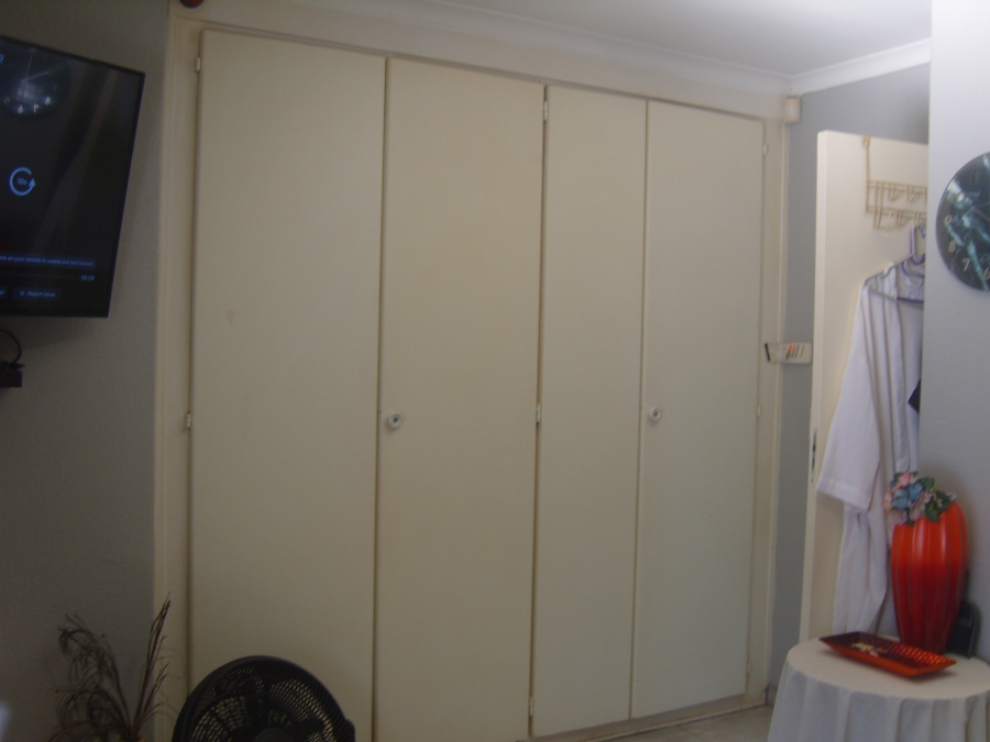 2 Bedroom Property for Sale in Albertsdal Gauteng