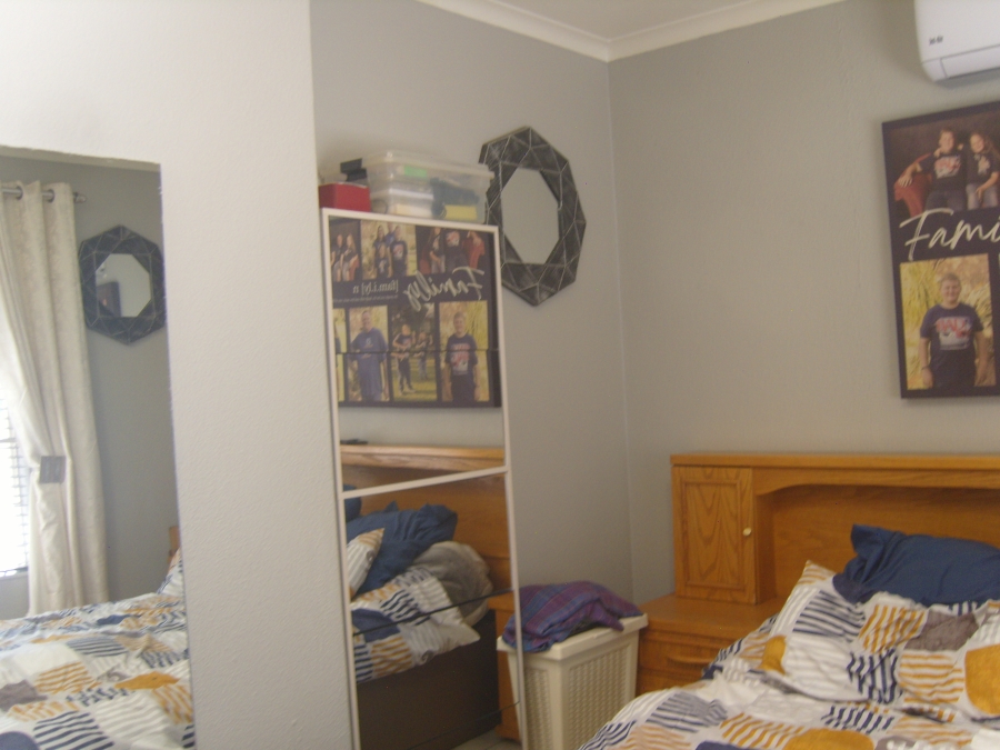 2 Bedroom Property for Sale in Albertsdal Gauteng