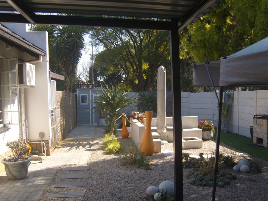 2 Bedroom Property for Sale in Albertsdal Gauteng