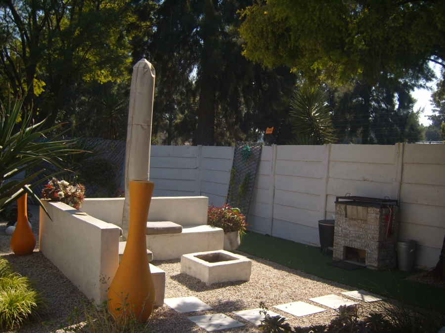 2 Bedroom Property for Sale in Albertsdal Gauteng