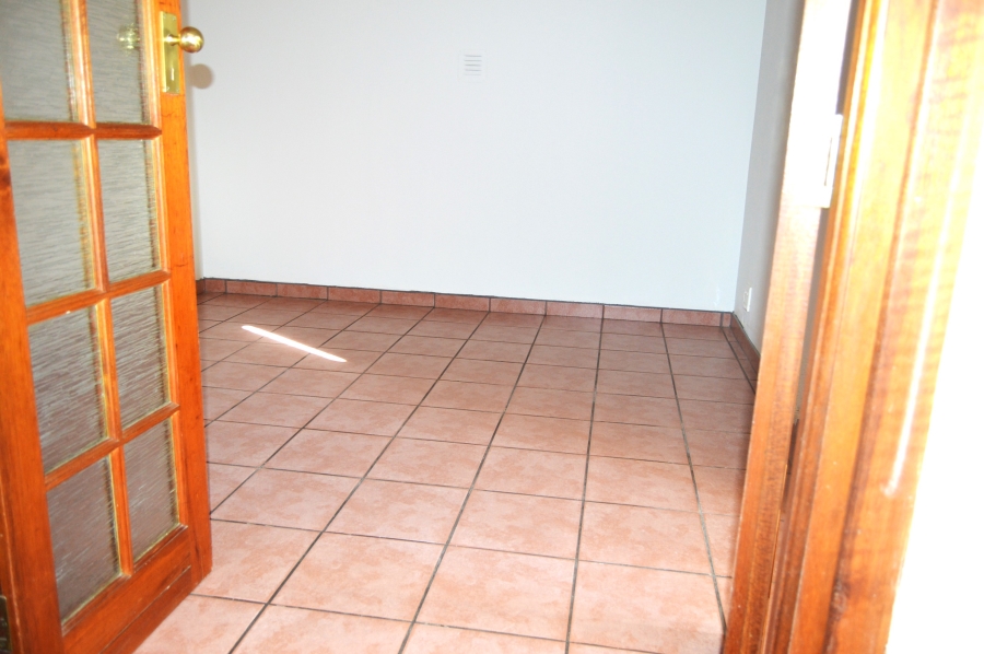 2 Bedroom Property for Sale in Helderkruin Gauteng