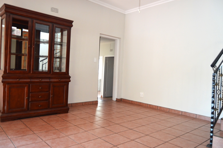 2 Bedroom Property for Sale in Helderkruin Gauteng