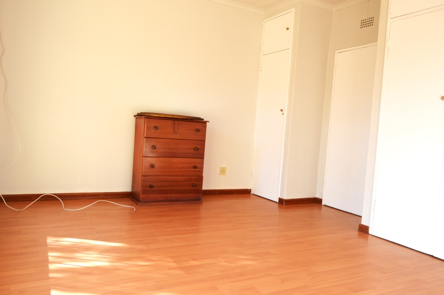 2 Bedroom Property for Sale in Helderkruin Gauteng