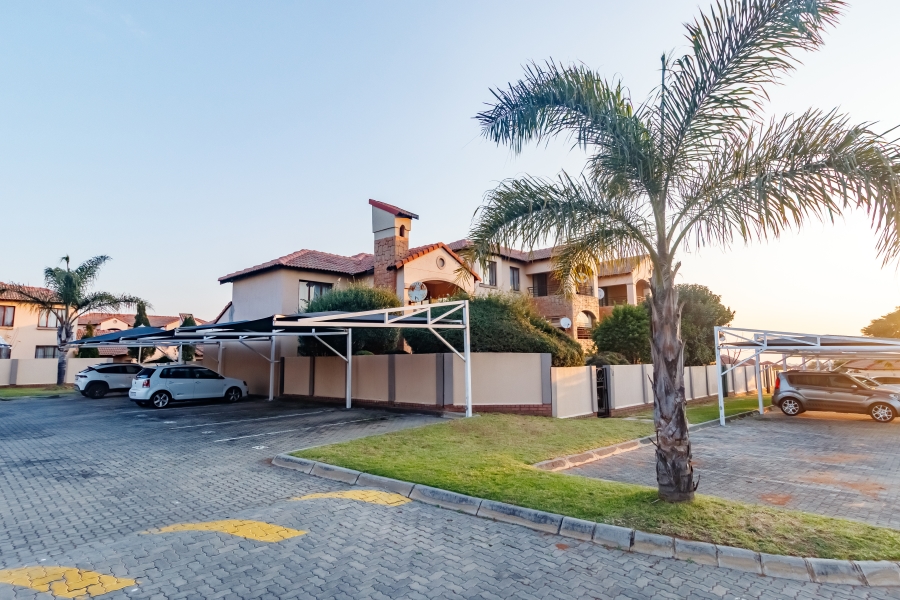 3 Bedroom Property for Sale in Halfway Gardens Gauteng
