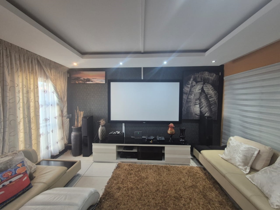 4 Bedroom Property for Sale in Liefde en Vrede Gauteng