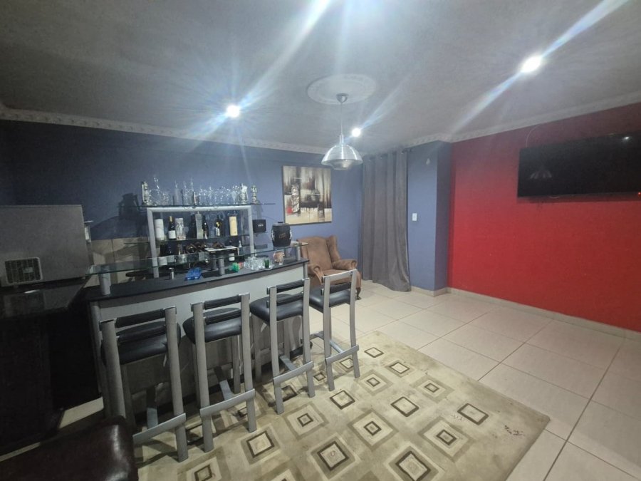 4 Bedroom Property for Sale in Liefde en Vrede Gauteng