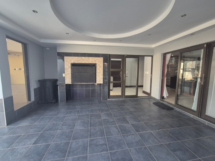 4 Bedroom Property for Sale in Liefde en Vrede Gauteng