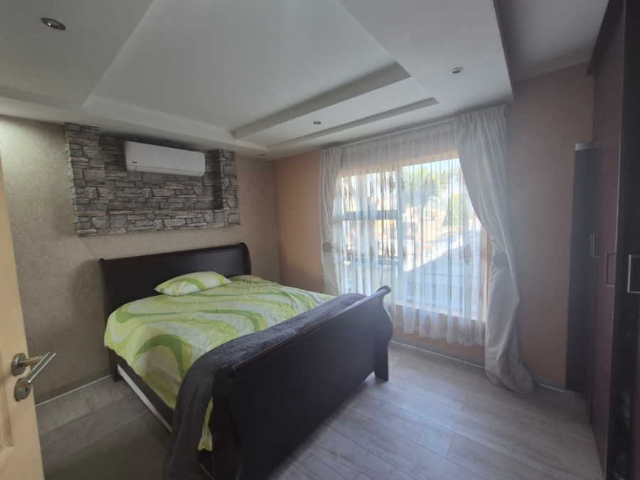 4 Bedroom Property for Sale in Liefde en Vrede Gauteng