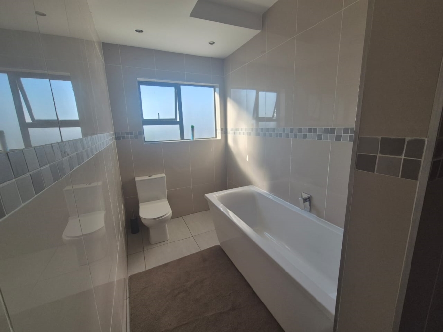 4 Bedroom Property for Sale in Liefde en Vrede Gauteng