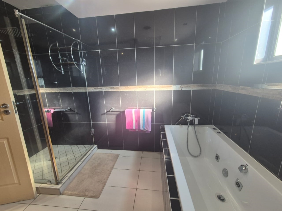 4 Bedroom Property for Sale in Liefde en Vrede Gauteng