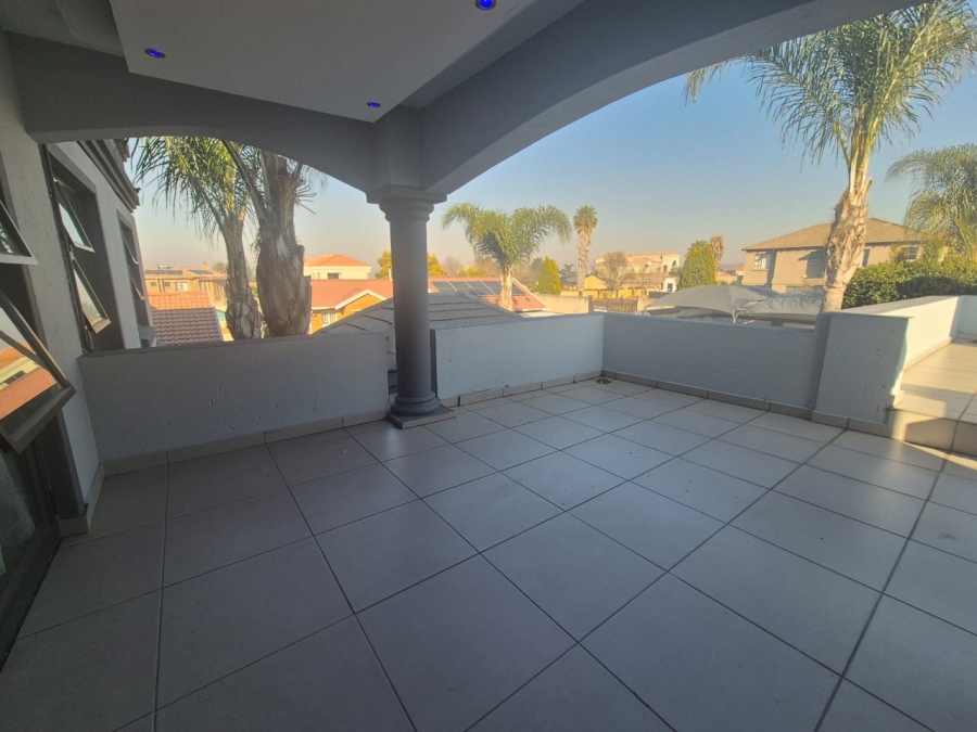 4 Bedroom Property for Sale in Liefde en Vrede Gauteng