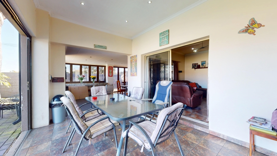 6 Bedroom Property for Sale in Wychwood Gauteng