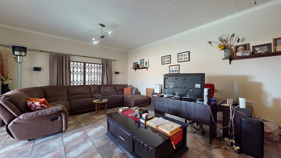 6 Bedroom Property for Sale in Wychwood Gauteng