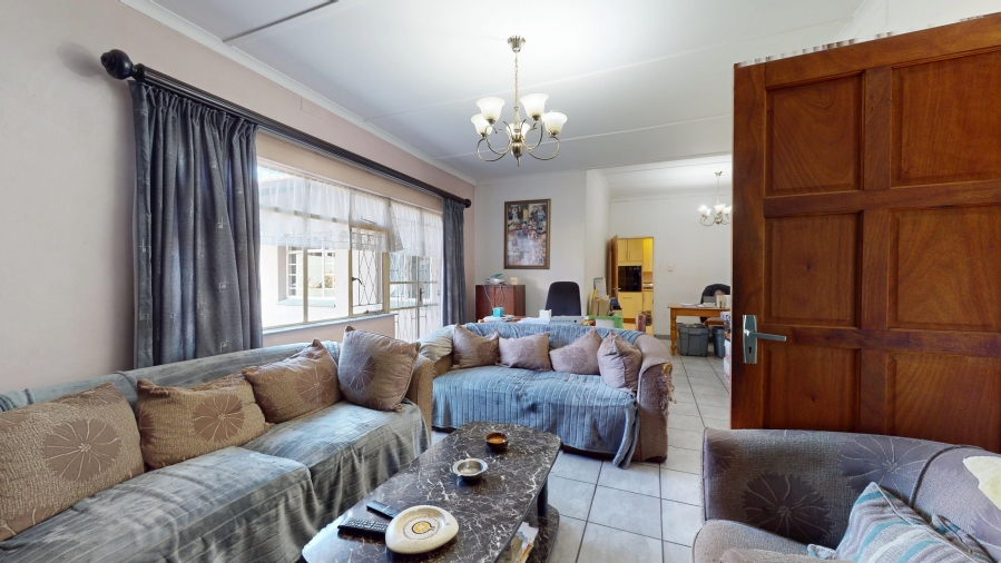 6 Bedroom Property for Sale in Wychwood Gauteng