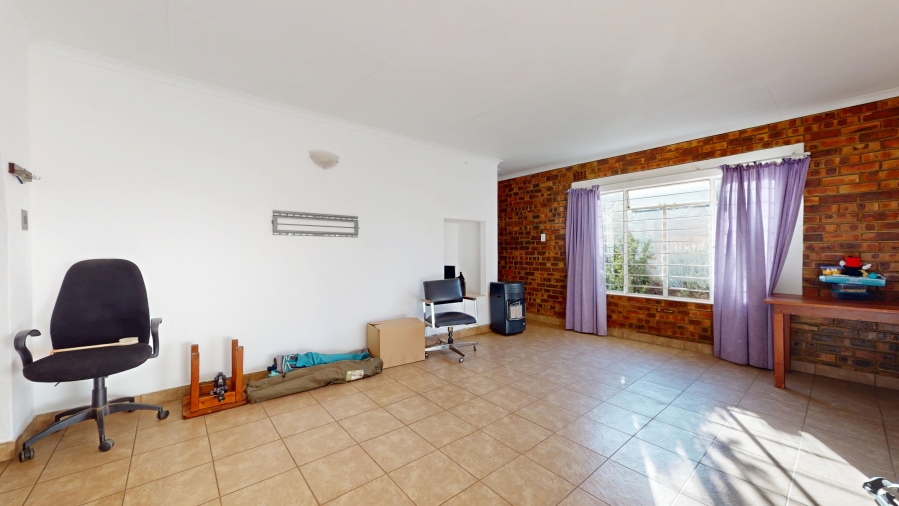 6 Bedroom Property for Sale in Wychwood Gauteng