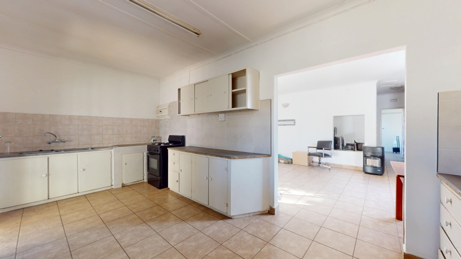 6 Bedroom Property for Sale in Wychwood Gauteng
