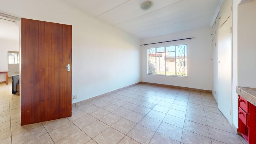 6 Bedroom Property for Sale in Wychwood Gauteng