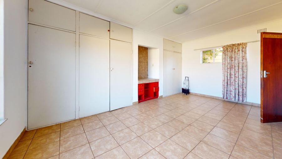 6 Bedroom Property for Sale in Wychwood Gauteng