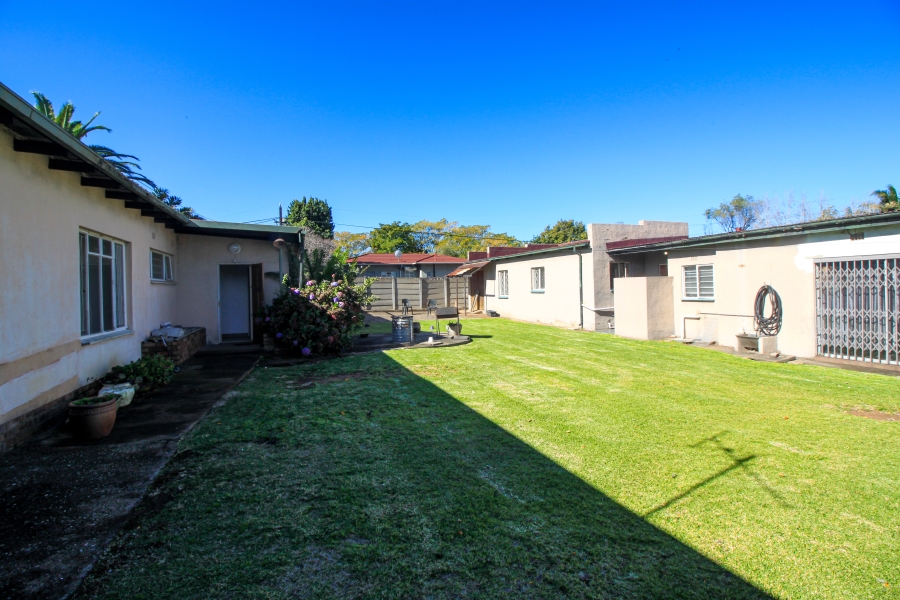 6 Bedroom Property for Sale in Wychwood Gauteng