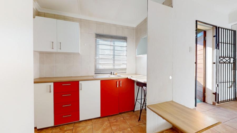 6 Bedroom Property for Sale in Wychwood Gauteng