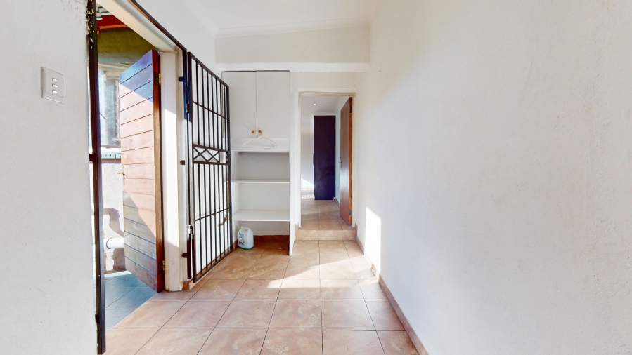 6 Bedroom Property for Sale in Wychwood Gauteng