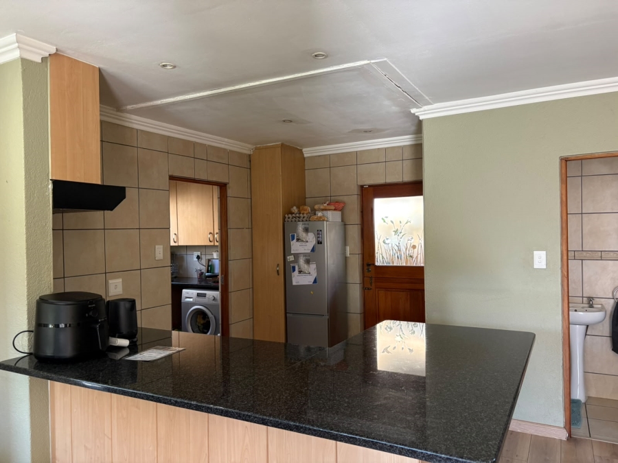 2 Bedroom Property for Sale in Amorosa Gauteng