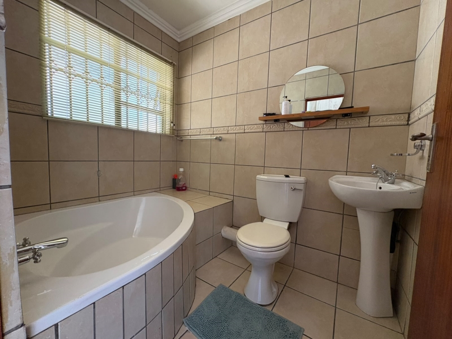 2 Bedroom Property for Sale in Amorosa Gauteng