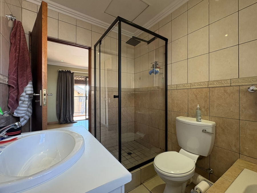 2 Bedroom Property for Sale in Amorosa Gauteng