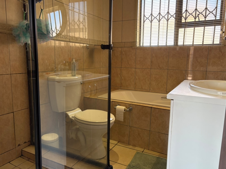 2 Bedroom Property for Sale in Amorosa Gauteng