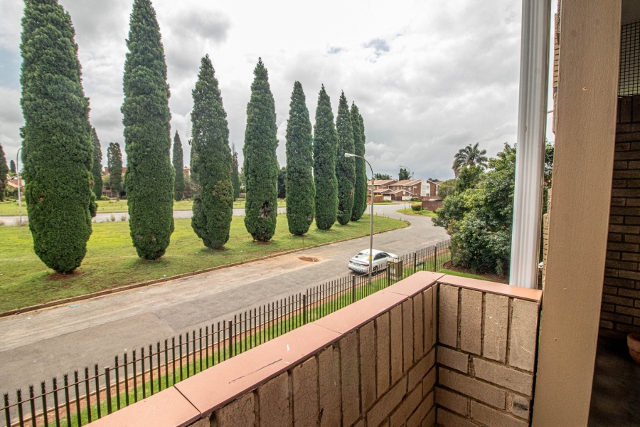 2 Bedroom Property for Sale in Edleen Gauteng