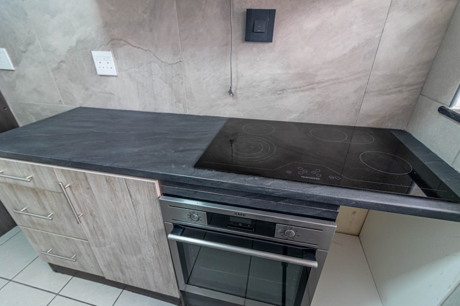 2 Bedroom Property for Sale in Edleen Gauteng