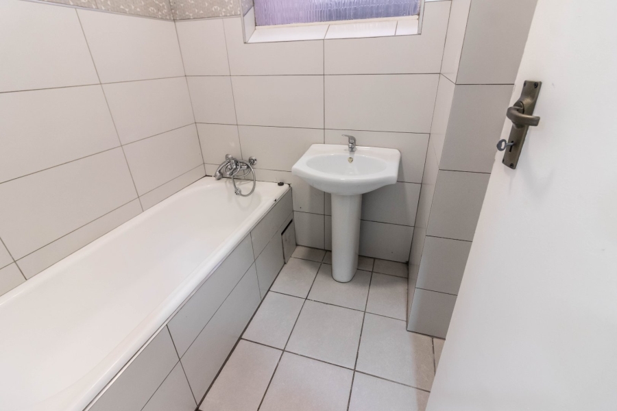 2 Bedroom Property for Sale in Edleen Gauteng