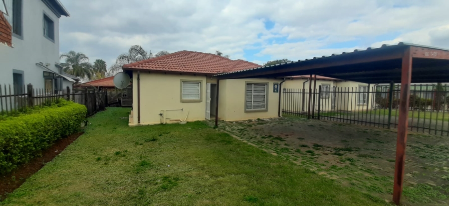 To Let 3 Bedroom Property for Rent in Karenpark Gauteng