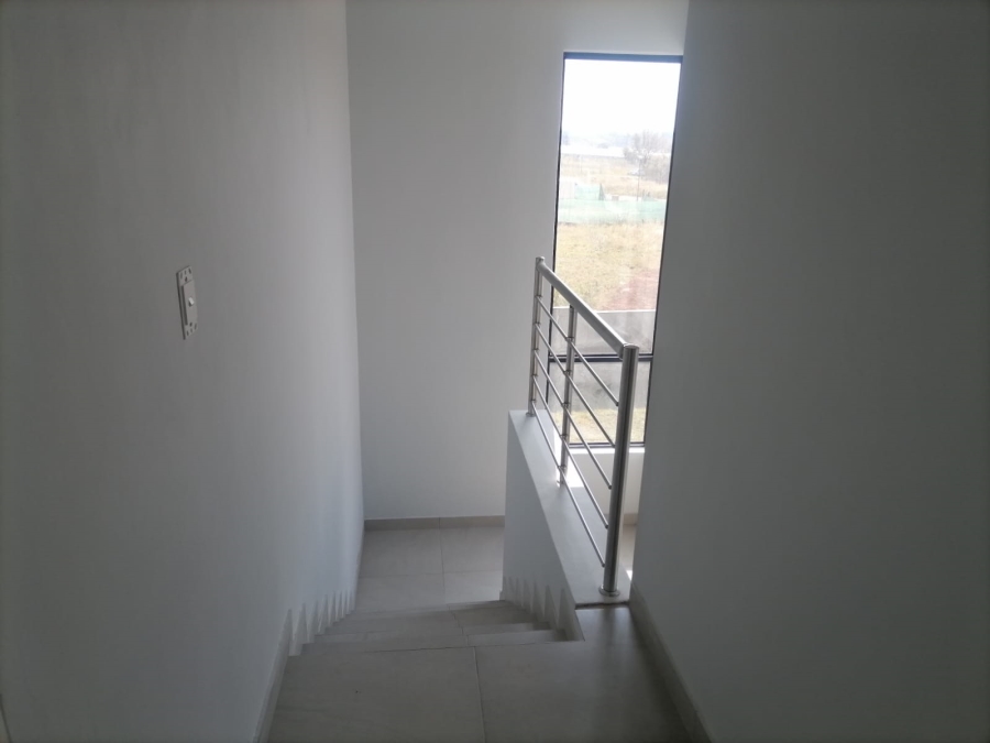 3 Bedroom Property for Sale in Raslouw Gauteng