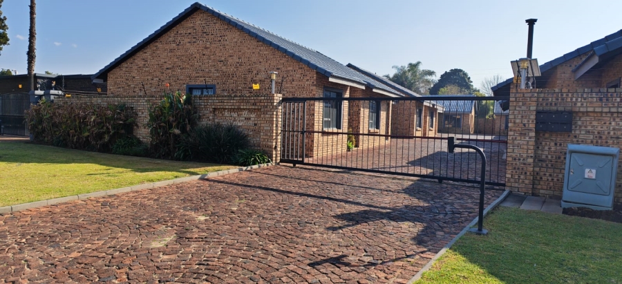 3 Bedroom Property for Sale in Brackenhurst Gauteng