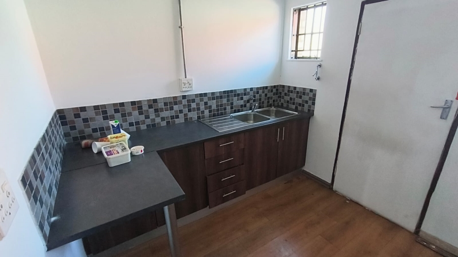 To Let Commercial Property for Rent in Hennopspark Gauteng