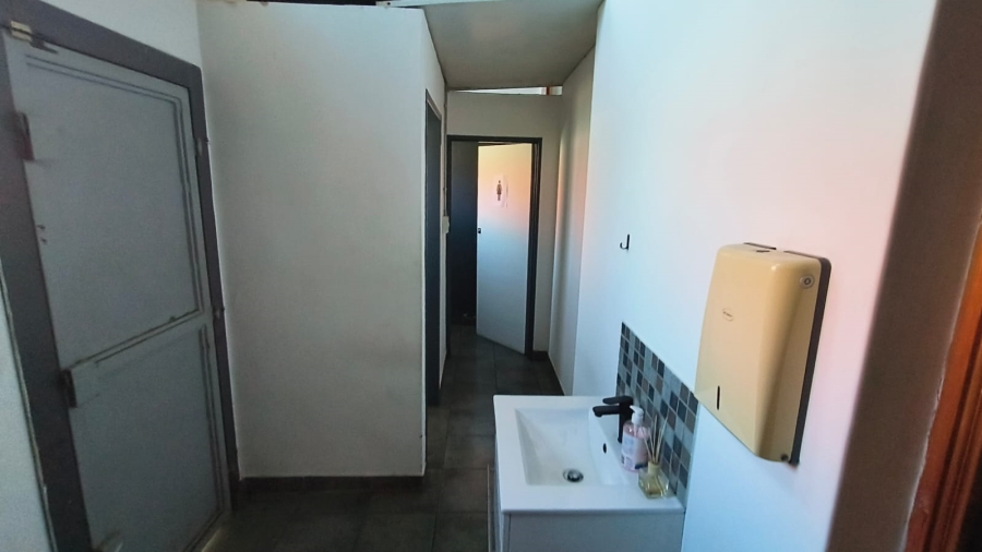 To Let Commercial Property for Rent in Hennopspark Gauteng