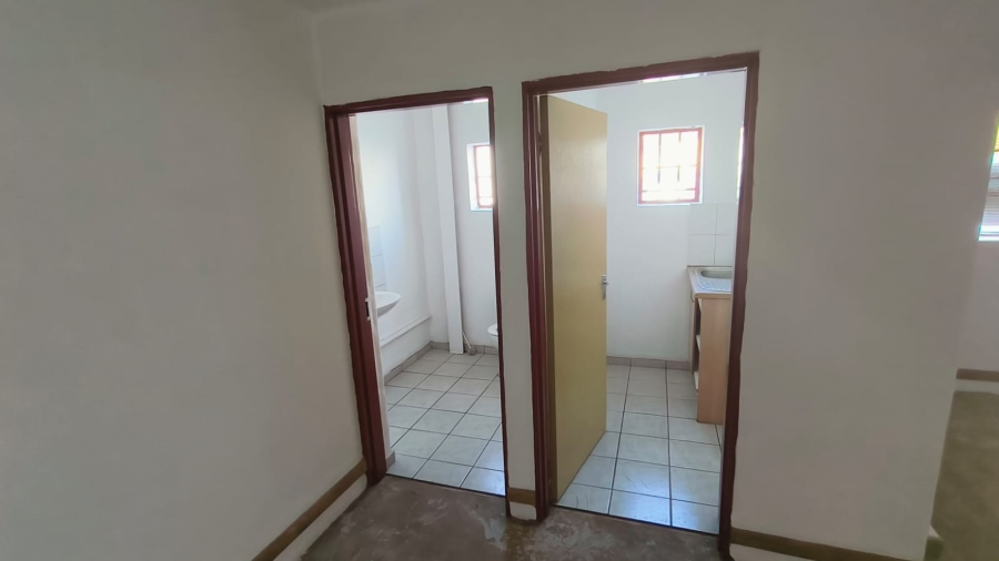 To Let Commercial Property for Rent in Hennopspark Gauteng